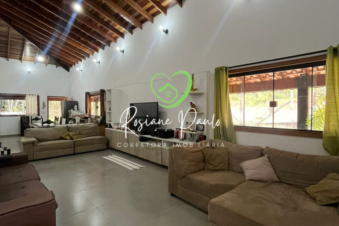 WhatsApp Image 2025-10-11 at 16.52.14 (1)