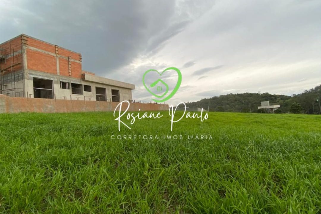 WhatsApp Image 2025-12-13 at 14.39.47 (1)