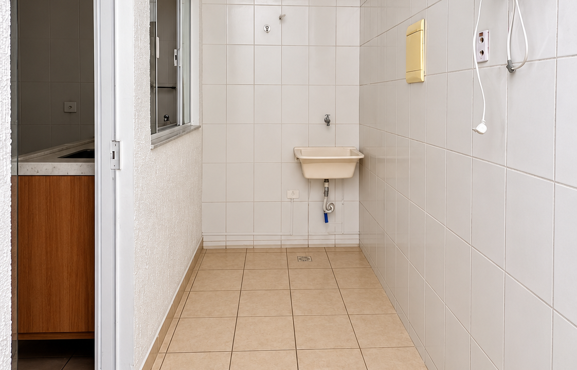 Corredor de Lavanderia Impecável