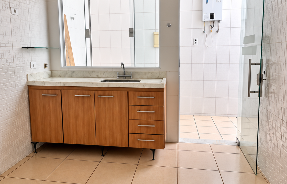 Cozinha e Lavanderia Modernas em Tons Neutros