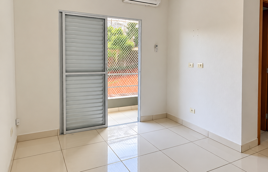 Sala Moderna Vazia com Varanda envidraçada
